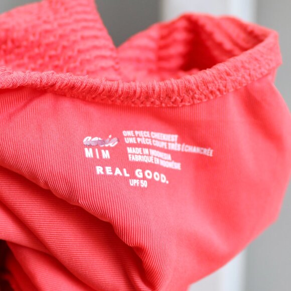 Aerie Resort Red Crinkle Birthday Scoop Cheekiest One Piece Swimsuit Size Medium - Picture 3 of 9